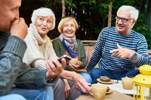Senioren-WG oder Plus-WG Senioren-WG oder Plus-WG