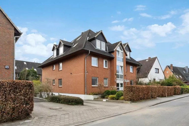 Immobilienangebot - Hamburg / Volksdorf - Alle - Wohnglück in Hamburg - Volksdorf, helle 3 Zimmerwohnung mit Tiefgaragenstellplatz