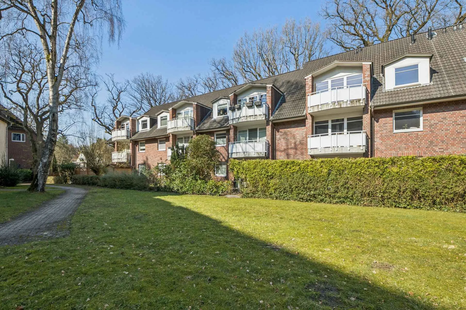 Immobilienangebot - Hamburg - Alle - Top gepflegte 3- Zimmerwohnung inkl. Tiefgaragenstellplatz im Herzen von Hamburg -Wellingsbüttel
