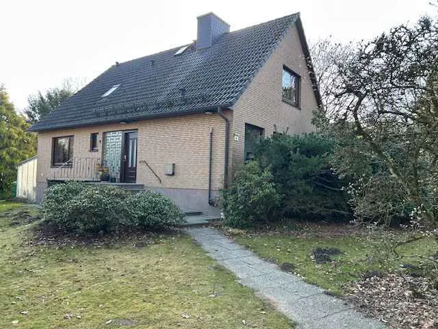 Immobilienangebot - Ammersbek / Lottbek - Alle - Großzügiges Einfamilienhaus mit Einliegerwohnung im Dornröschenschlaf im Herzen von Ammersbek