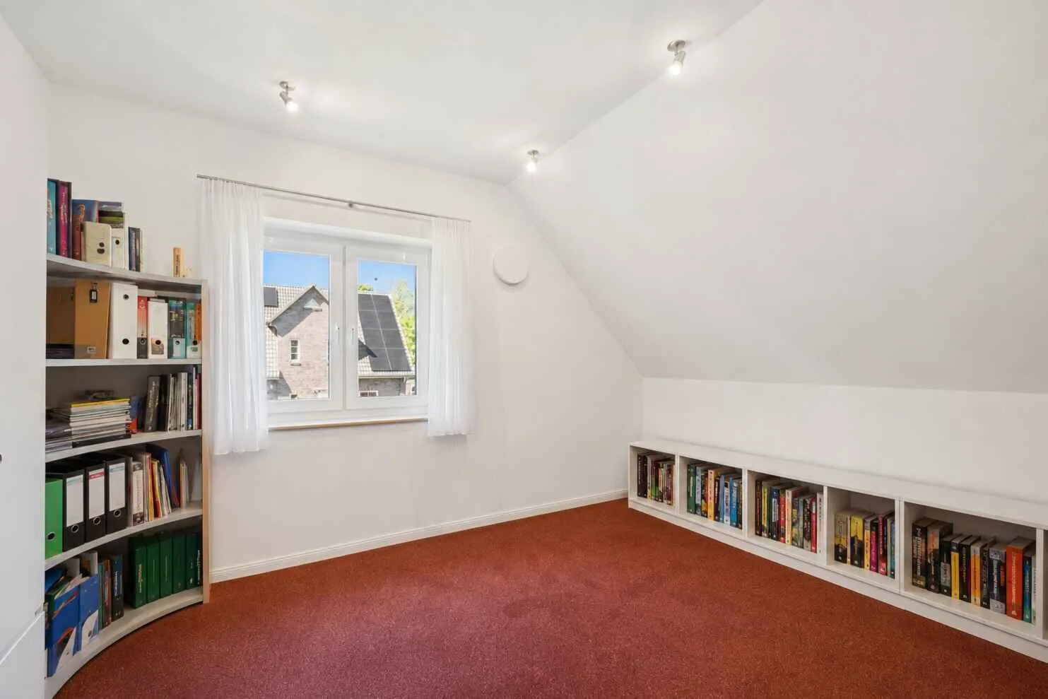 Immobilienangebot - Hamburg / Sasel - Alle - Familie Willkommen- gepflegtes Einfamilienhaus mit Top- Energieeffizienz im Herzen von HH - Sasel
