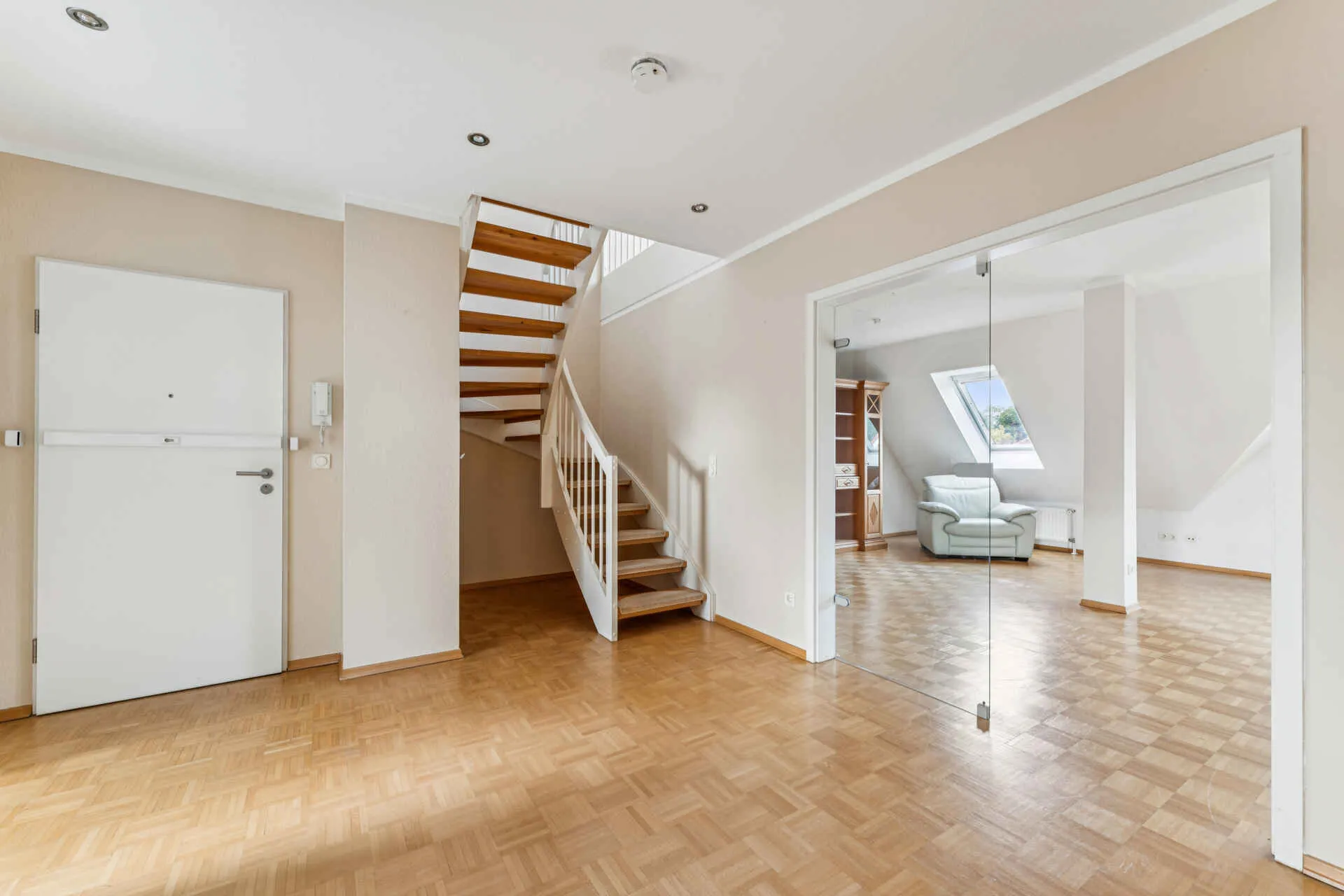 Immobilienangebot - Hamburg - Alle - Maisonette mit Mehrwert: Flexibler Schnitt (2–3 Zi.), ausgebauter Dachboden & 2 Balkone!