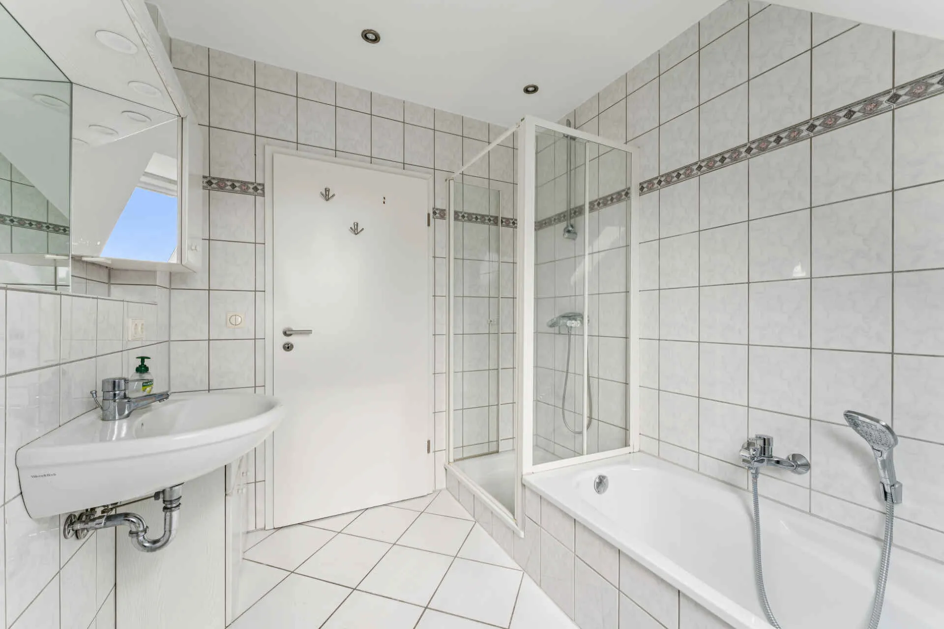 Immobilienangebot - Hamburg - Alle - Maisonette mit Mehrwert: Flexibler Schnitt (2–3 Zi.), ausgebauter Dachboden & 2 Balkone!
