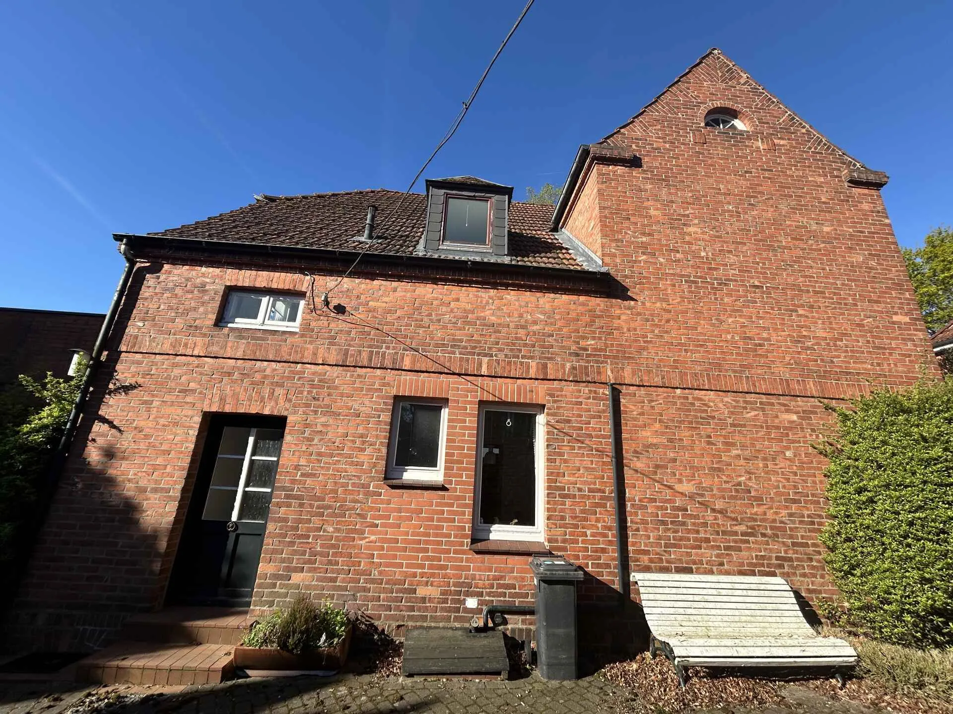 Immobilienangebot - Geesthacht - Alle - Handwerker aufgepasst! Einfamilienhaus mit Potential und weitläufigem Grundstück in Geesthacht
