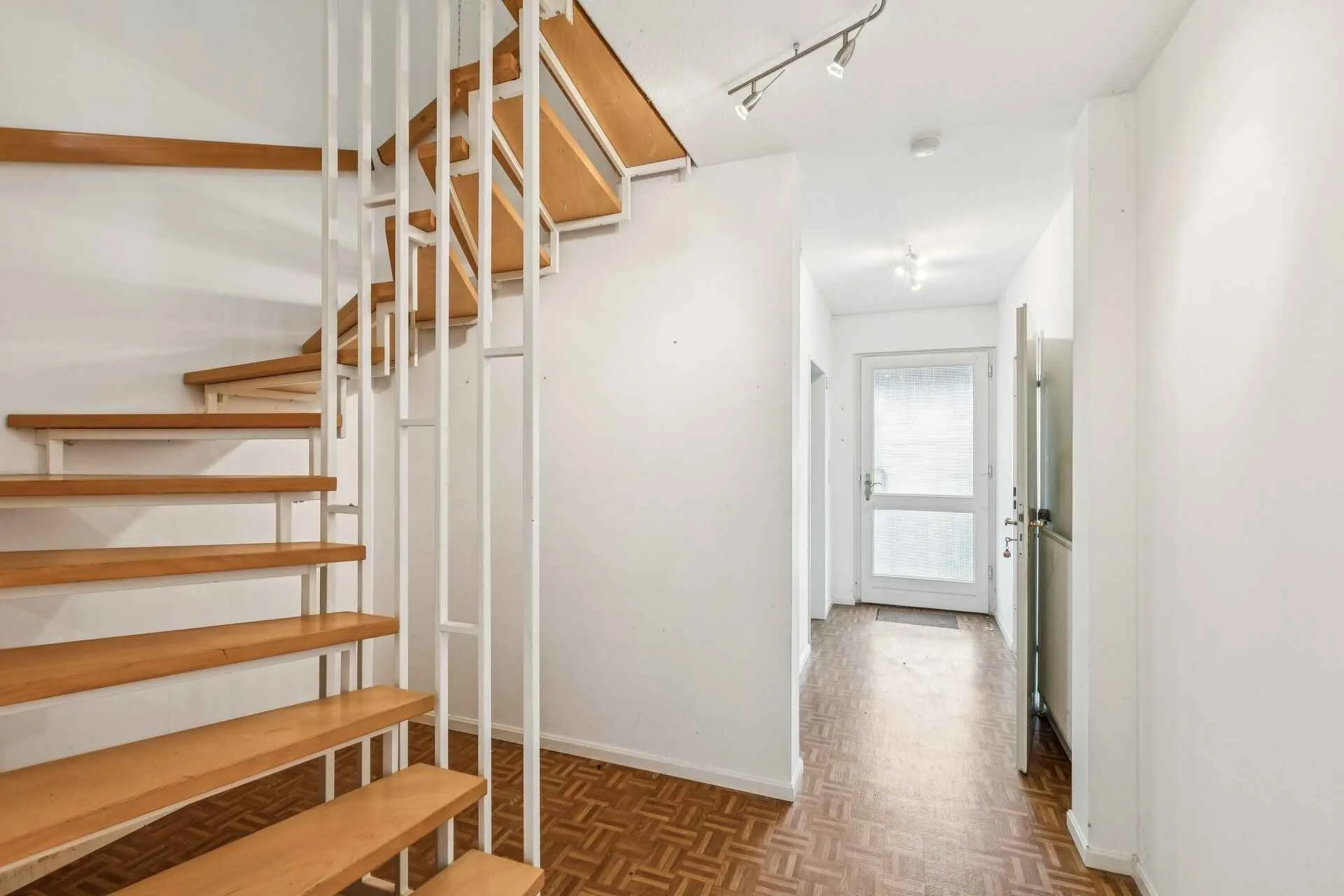 Immobilienangebot - Hamburg - Alle - Ihr neues Wohnglück mit Erbpachtgrundstück – Doppelhaushälfte mit Garten und Potenzial in Langenhorn